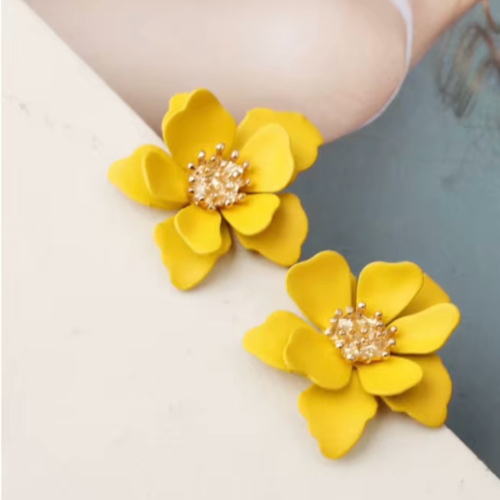Fashion Jewelry Yellow Blossom Earrings
